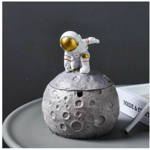 Astronaut pepeljara, 0839